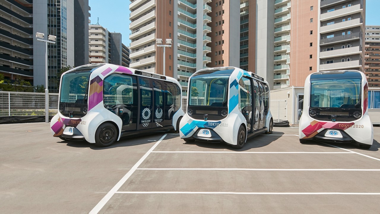 Autobusy Toyota e-Palette w Wiosce Olimpijskiej i Paraolimpijskiej w Tokio w 2020 roku